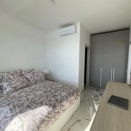 Lägenhet Prestigious 4 Bedroom Waterfront In Ajaccio *